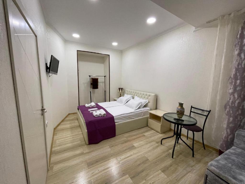 AA Hotel Tbilisi Buitenkant foto