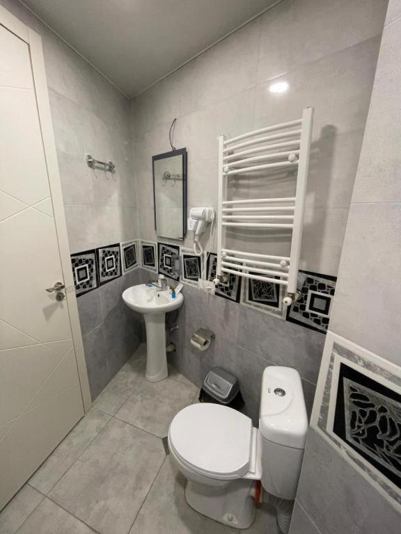 AA Hotel Tbilisi Buitenkant foto