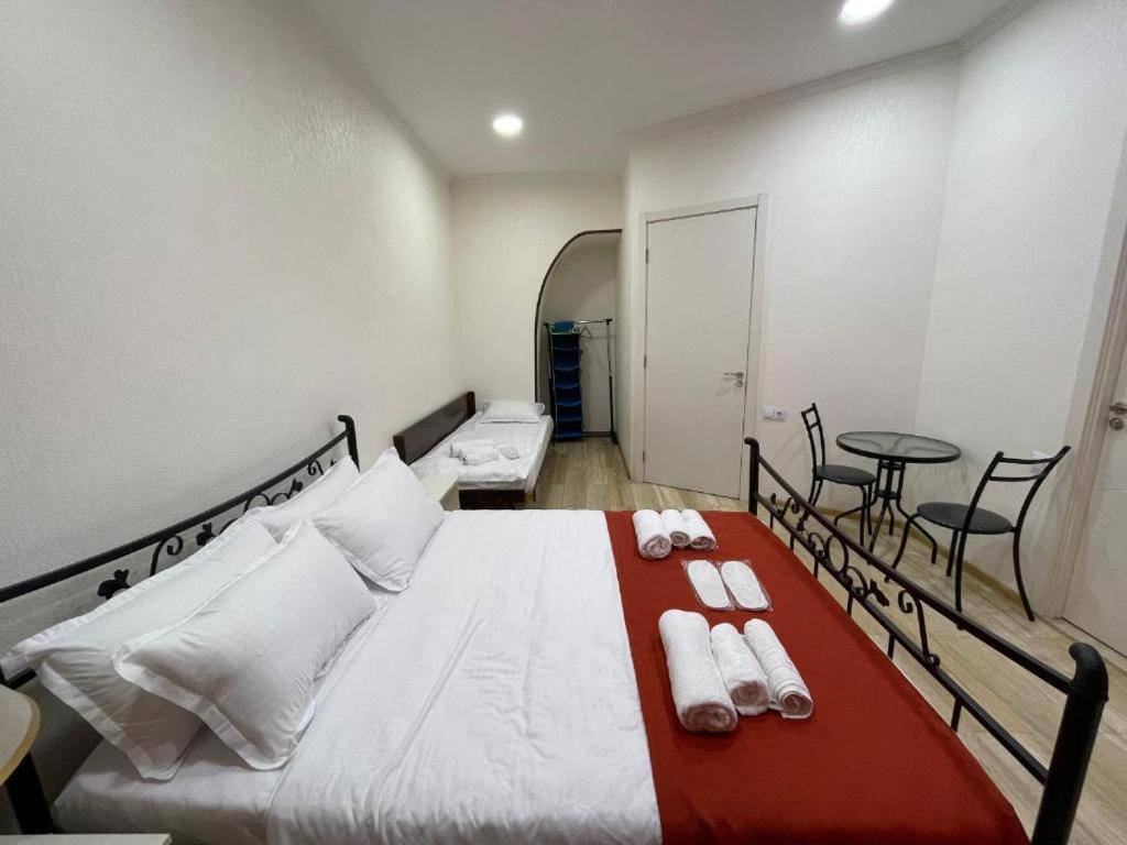 AA Hotel Tbilisi Buitenkant foto